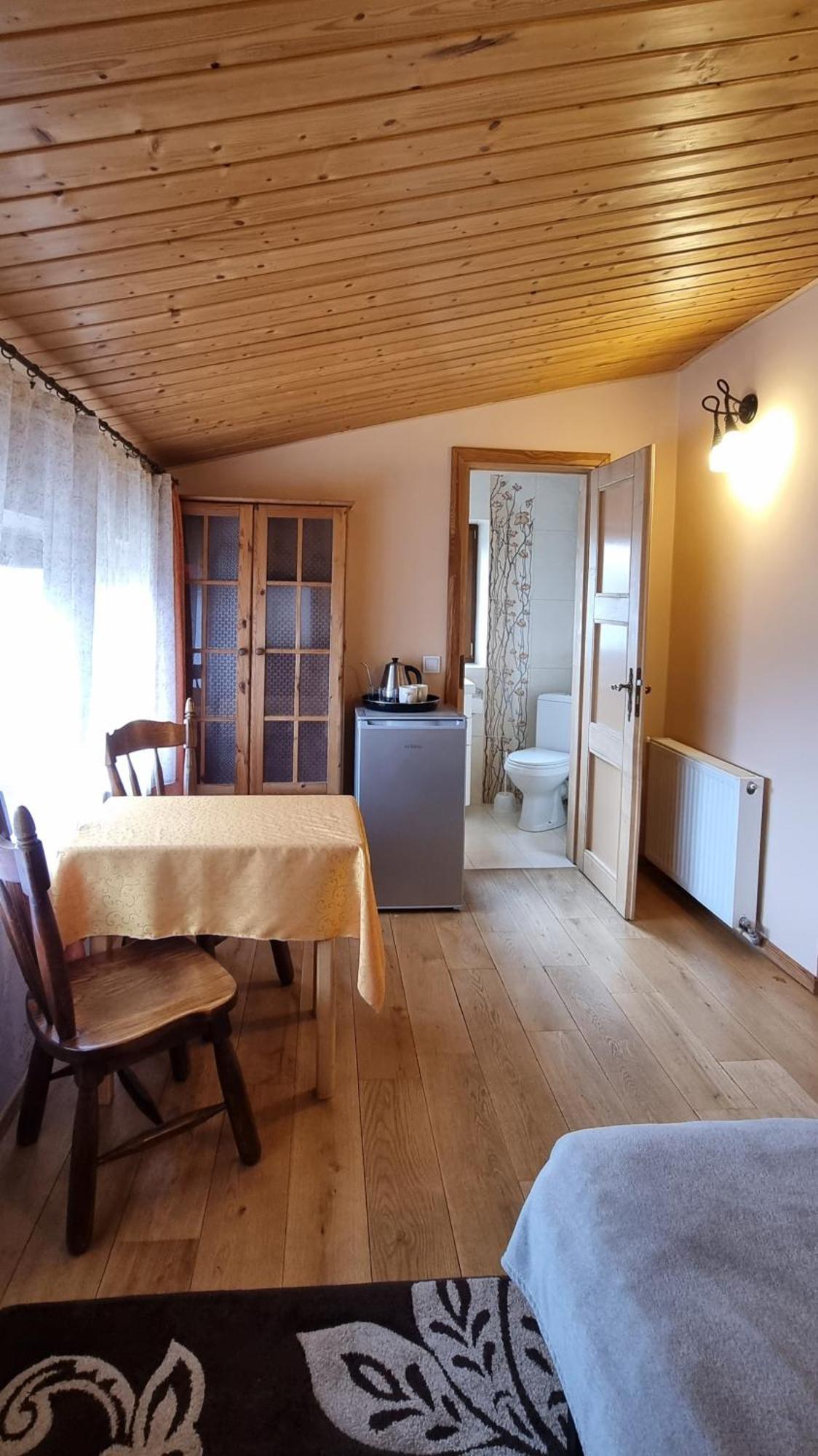 Hotel Mountain House à Ustrzyki Dolne Extérieur photo